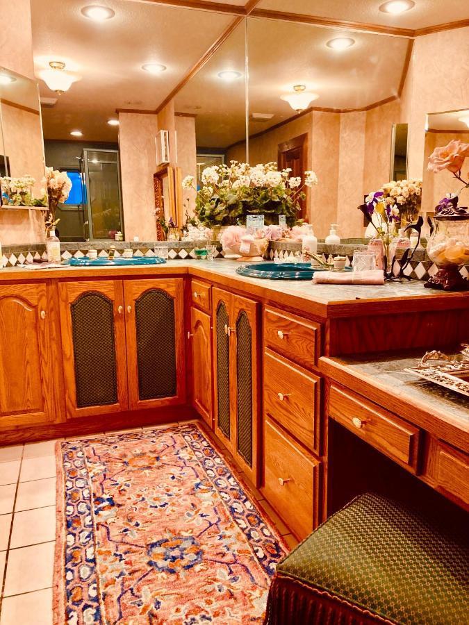 Yellowstone Cattle Baron Ensuite, Private Entrance & Parking - Prairie Rose B&B Cheyenne Exteriör bild