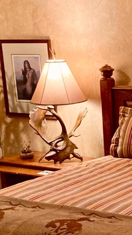 Yellowstone Cattle Baron Ensuite, Private Entrance & Parking - Prairie Rose B&B Cheyenne Exteriör bild