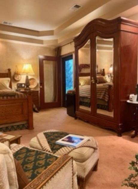 Yellowstone Cattle Baron Ensuite, Private Entrance & Parking - Prairie Rose B&B Cheyenne Exteriör bild